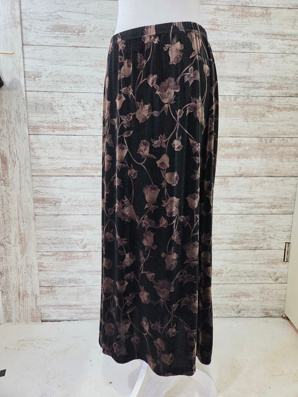 Woolrich Skirt Womens M Black Brown Floral Stretch Velvet Long Made in USA